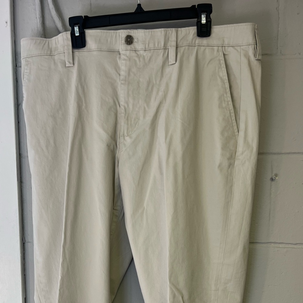 Men's Chaps Straight Fit. Stretch Chino. Seacoast Wash